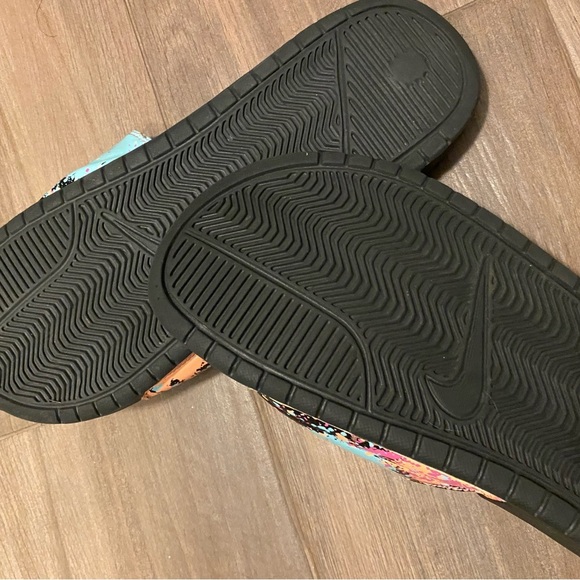 Nike Black Slides with Vibrant Splatter Design - Picture 3 of 3